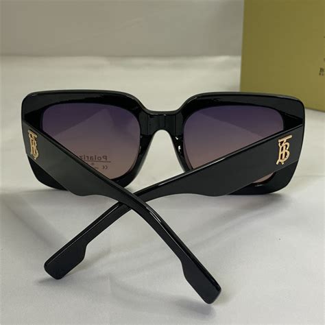 mat kinh burberry chinh hang